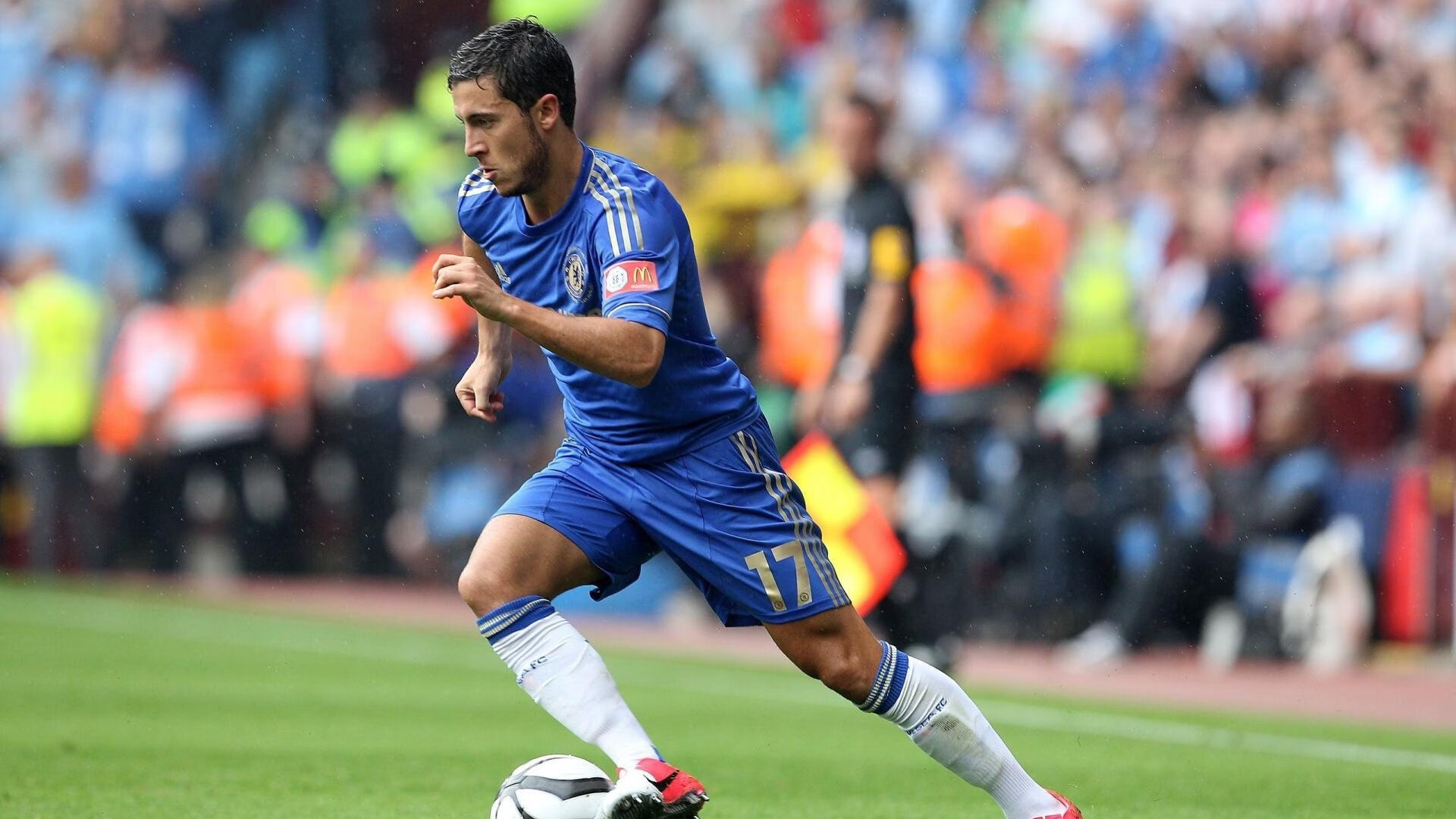 双线战报，切尔西强势晋级映照南美新星，莱奥德甲争冠战上演接管时刻