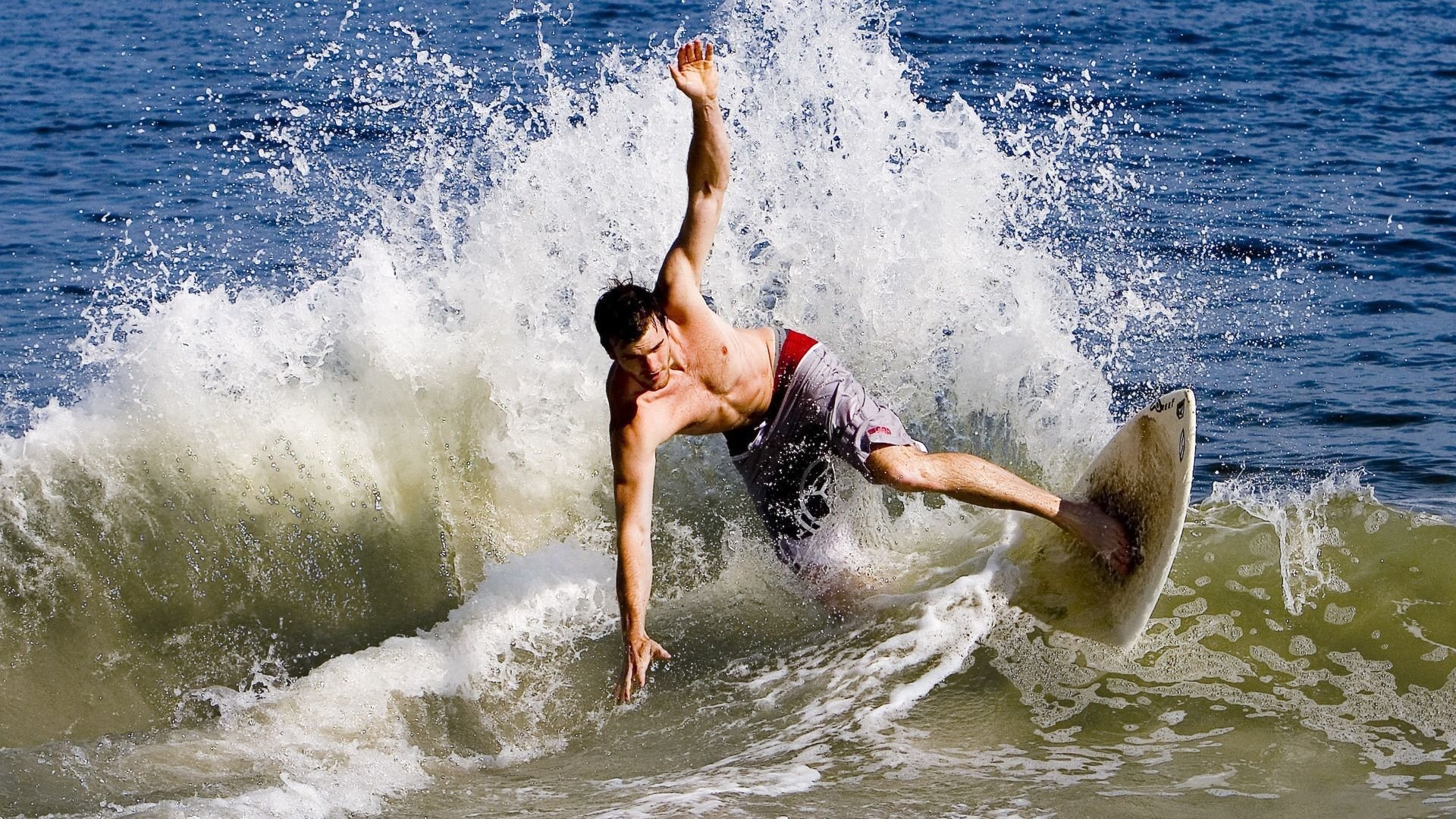西甲国家德比焦点战启示录，广厦队单节拉开火箭的战术密码