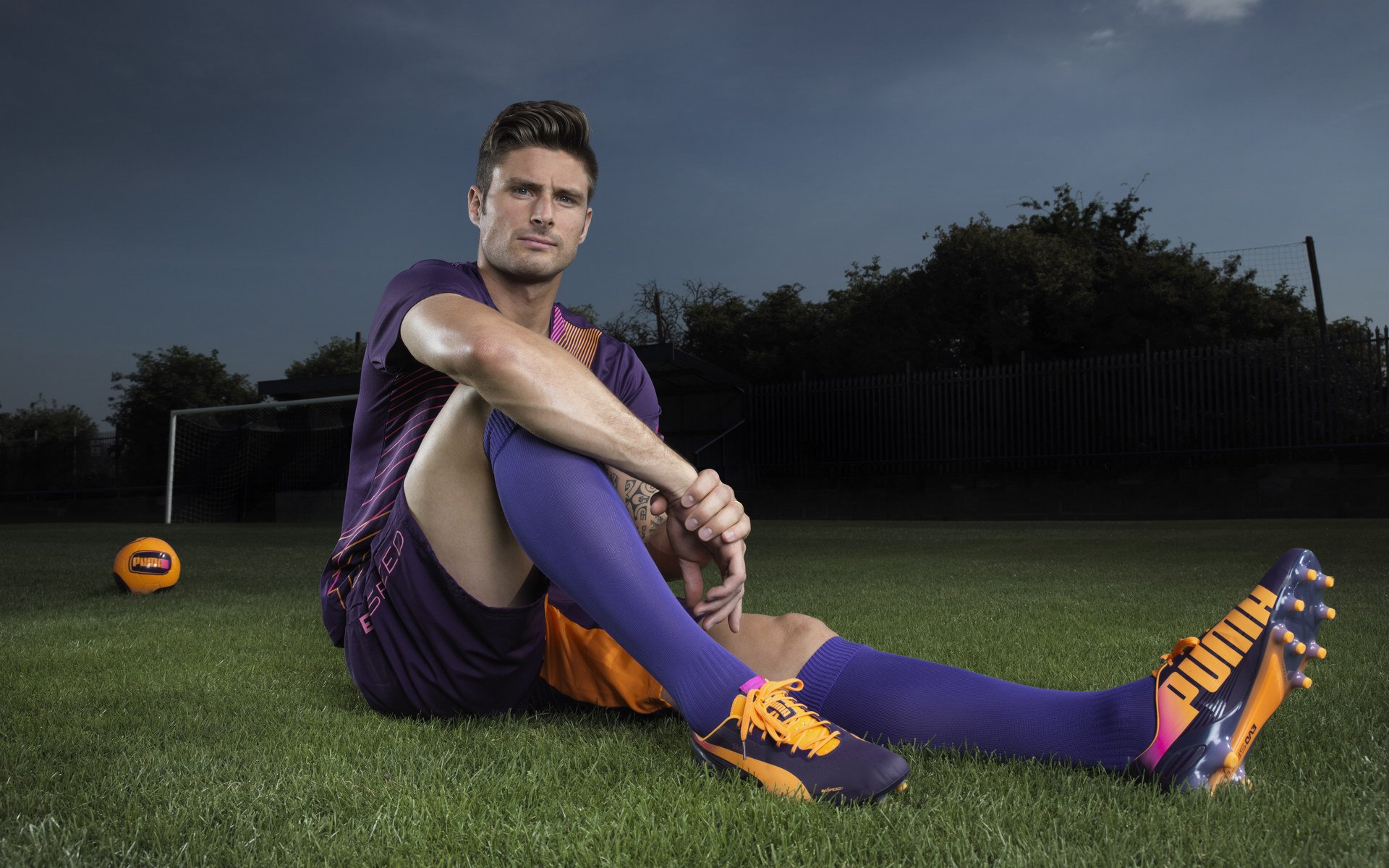 黄喜灿闪耀欧战之夜，那不勒斯防线在韩国利刃前溃败